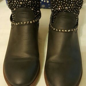 Roper black bootie size 7